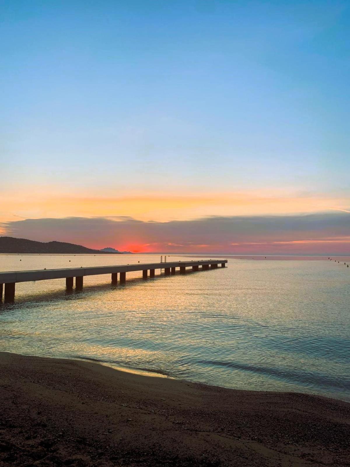 Reve D'Azur, 2 Chambres, Maison Julia En Bord De Mer A La Nartelle, Piscine Partagee, Parking & Terrasse Bbq, Wifi Et Draps Inclus Plage A Pied サント・マキシム エクステリア 写真