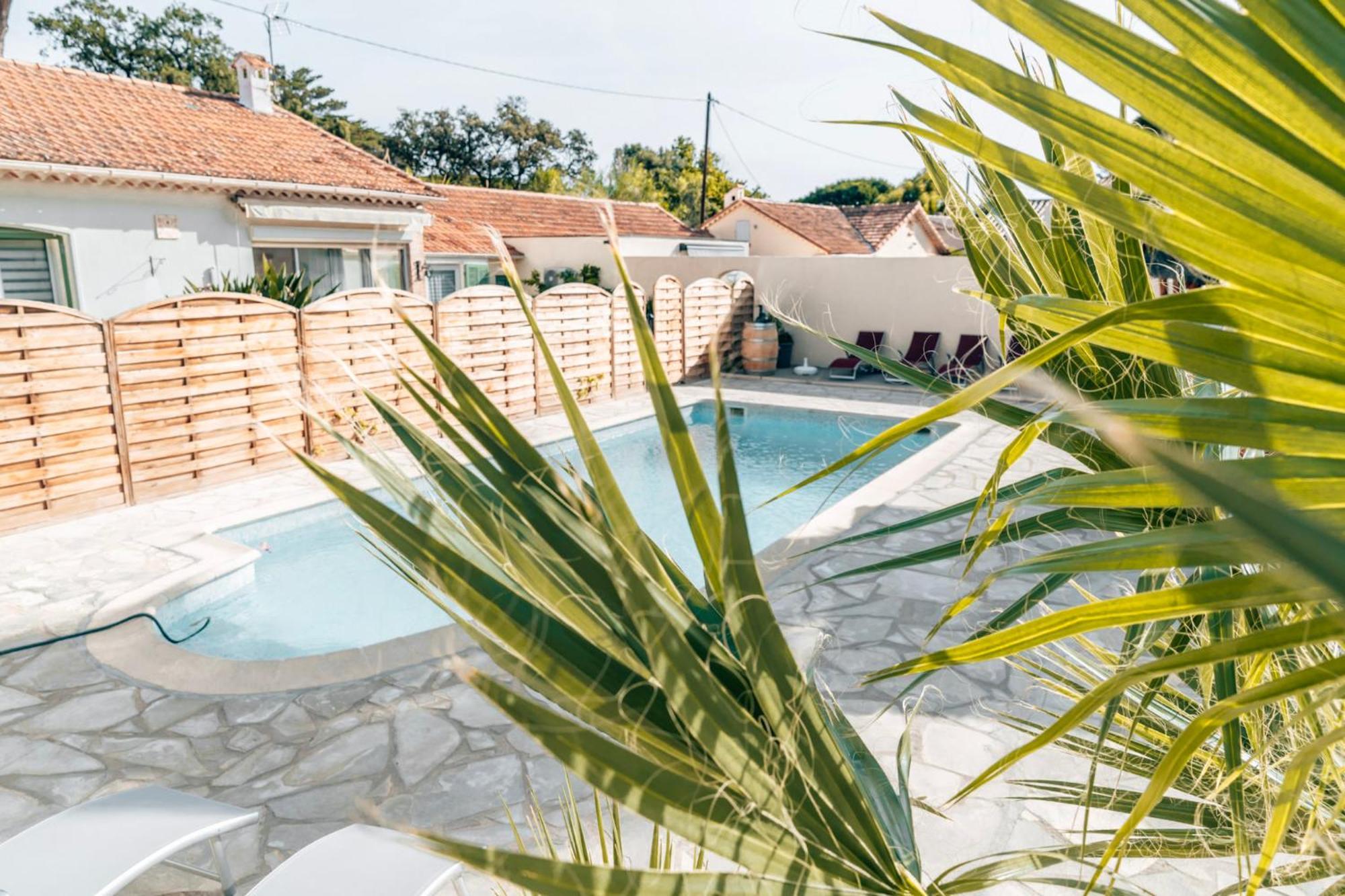 Reve D'Azur, 2 Chambres, Maison Julia En Bord De Mer A La Nartelle, Piscine Partagee, Parking & Terrasse Bbq, Wifi Et Draps Inclus Plage A Pied サント・マキシム エクステリア 写真