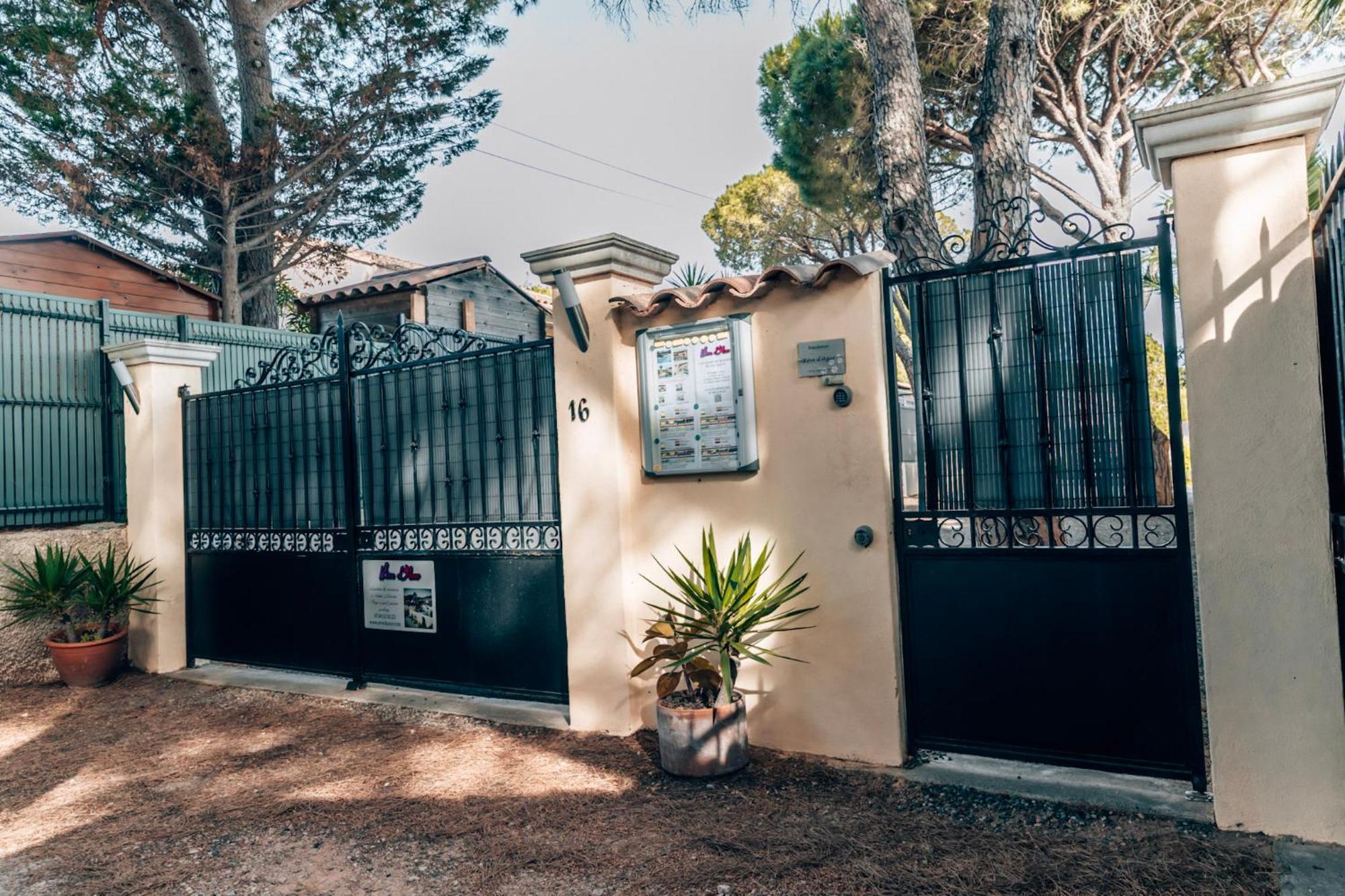 Reve D'Azur, 2 Chambres, Maison Julia En Bord De Mer A La Nartelle, Piscine Partagee, Parking & Terrasse Bbq, Wifi Et Draps Inclus Plage A Pied サント・マキシム エクステリア 写真